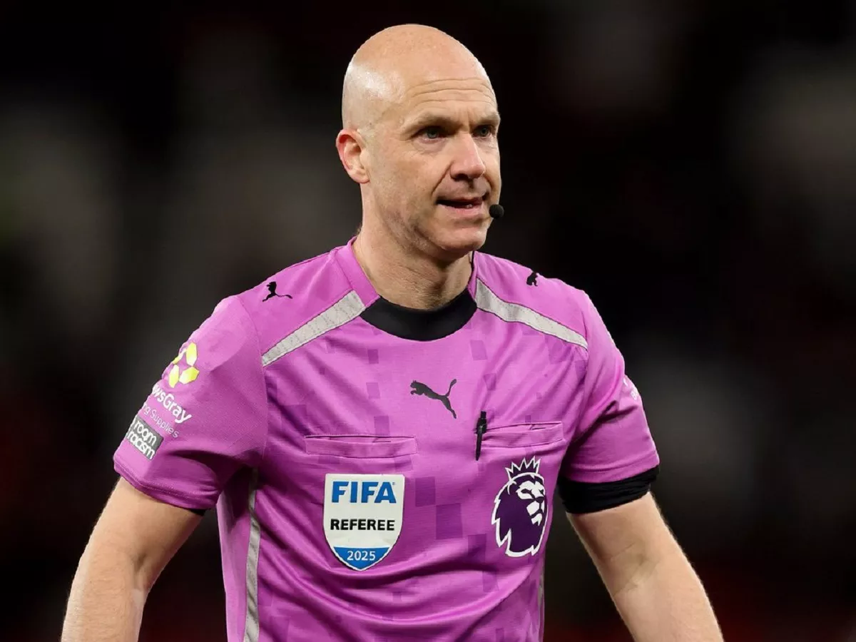 Profil Anthony Taylor: Wasit Legendaris Premier League yang Putuskan Pensiun