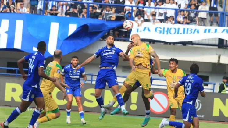 Prediksi Persib vs Persebaya: Siapa Layak Angkat Trofi Juara Piala Presiden 2026?