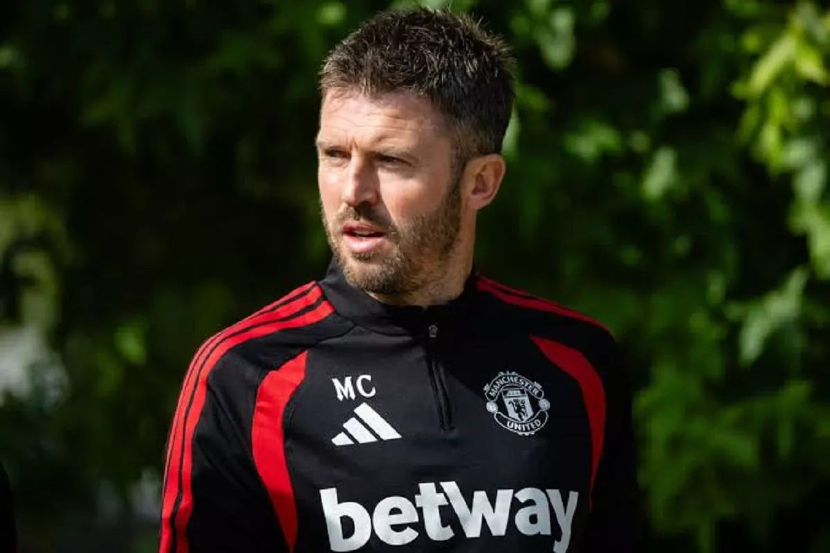 Manuver Belanja Manchester United Belum Berakhir: Michael Carrick Incar Dua Pemain Baru Lagi