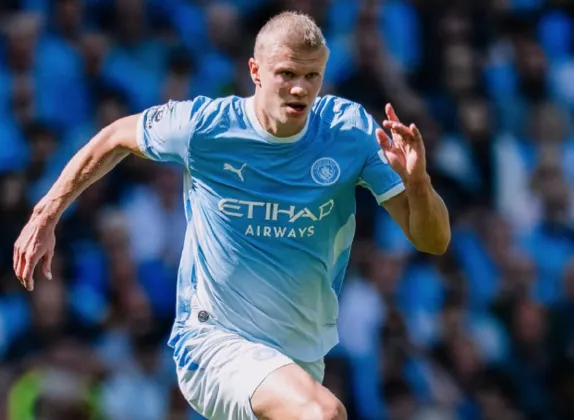 Gaya Rambut Baru Berujung Puasa Gol, Erling Haaland Disorot di Pekan Perdana Liga Inggris