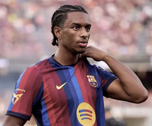 Bursa Transfer: MU Hanya Mau Pinjam Alejandro Balde, Barcelona Ngotot Jual Permanen