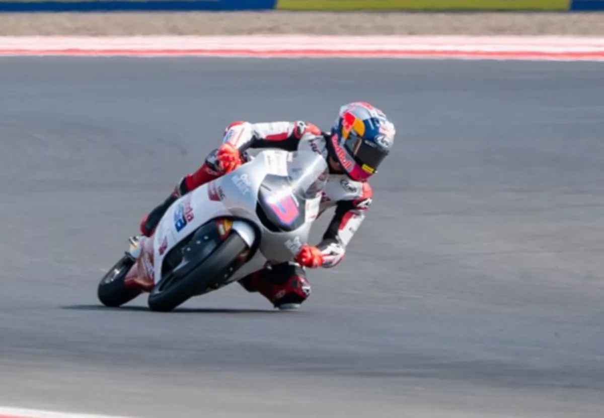 Ukir Catatan Manis, Poin Debut Veda Ega Pratama di Moto3 Melampaui Ai Ogura