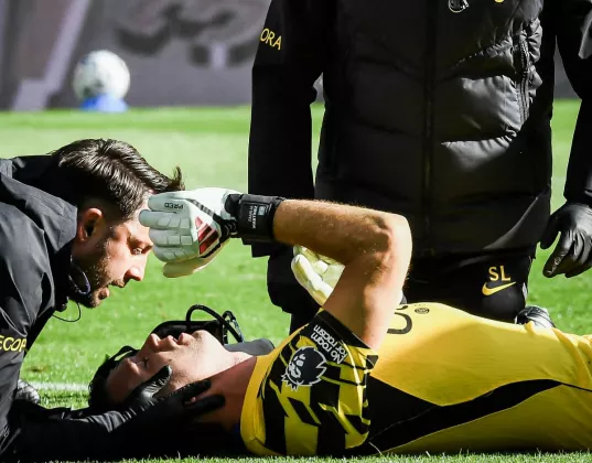 Kondisi Terkini Emi Martinez Usai Mengalami Gegar Otak di Laga Lawan Everton