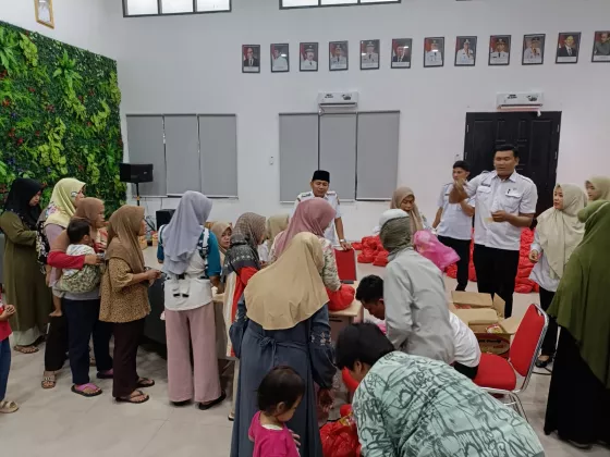 Jelang Idul Adha, Kecamatan Tigaraksa Salurkan 2.000 Paket Sembako Murah untuk Warga Rentan