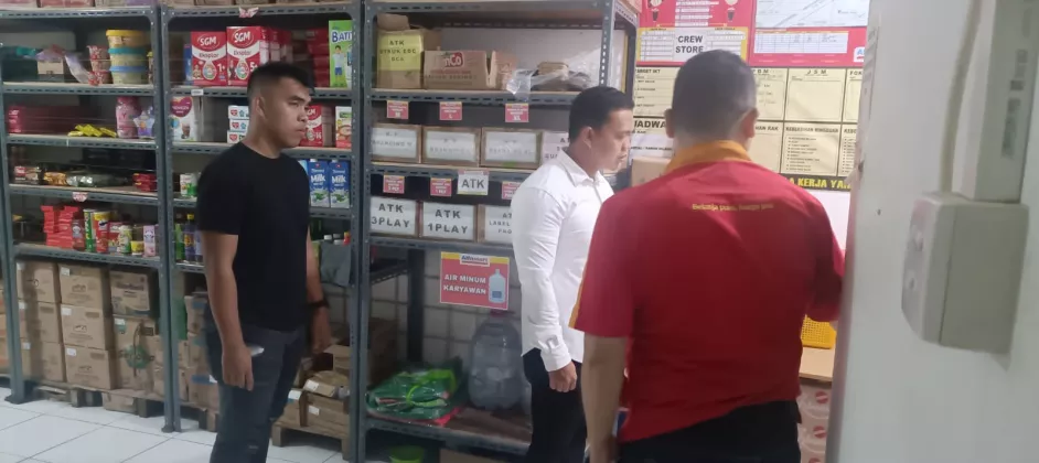 Rampok Bersenpi Satroni Minimarket di Solear Tangerang, Duit Rp 29 Juta Raib!