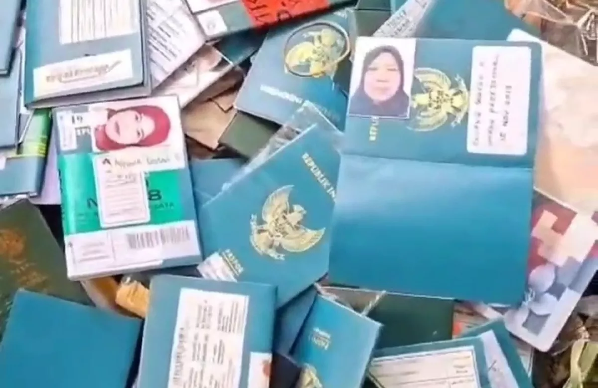 Viral Video Puluhan Paspor Diduga Milik Jemaah Haji dan Umrah Berserakan di BSD