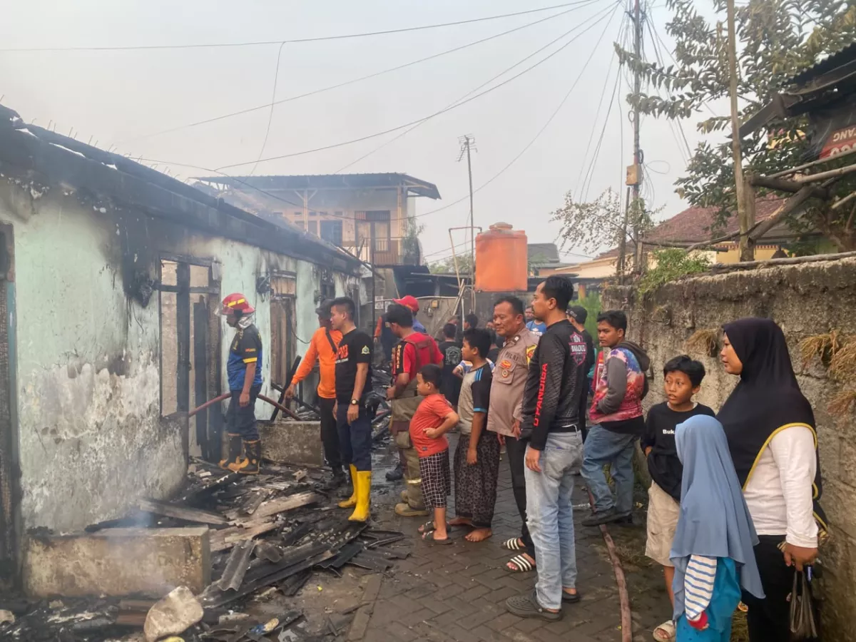 Selang Regulator Gas Bocor, Rumah Kontrakan di Pasar Kemis Kebakaran 