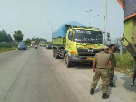 Jadi Biang Kemacetan, Parkir Liar di Jalan AMD Benda Ditertibkan!