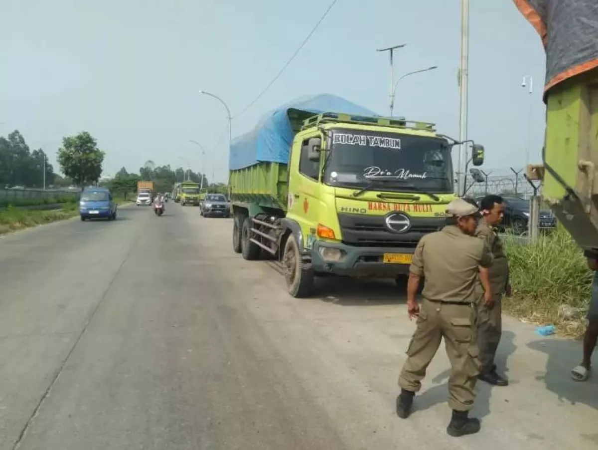 Jadi Biang Kemacetan, Parkir Liar di Jalan AMD Benda Ditertibkan!