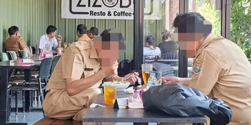 Bukan Layani Warga, Oknum PNS Pemkab Tangerang Malah Asyik Nongkrong di Kafe