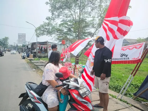 H-9 Hari Kemerdekaan, Pedagang Bendera Akui Masih Sepi Pembeli