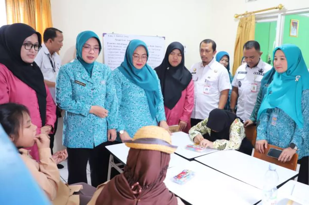 PKK Mengajar, Tinawati Andra Soni Sambangi SKH An Nuur Tangerang