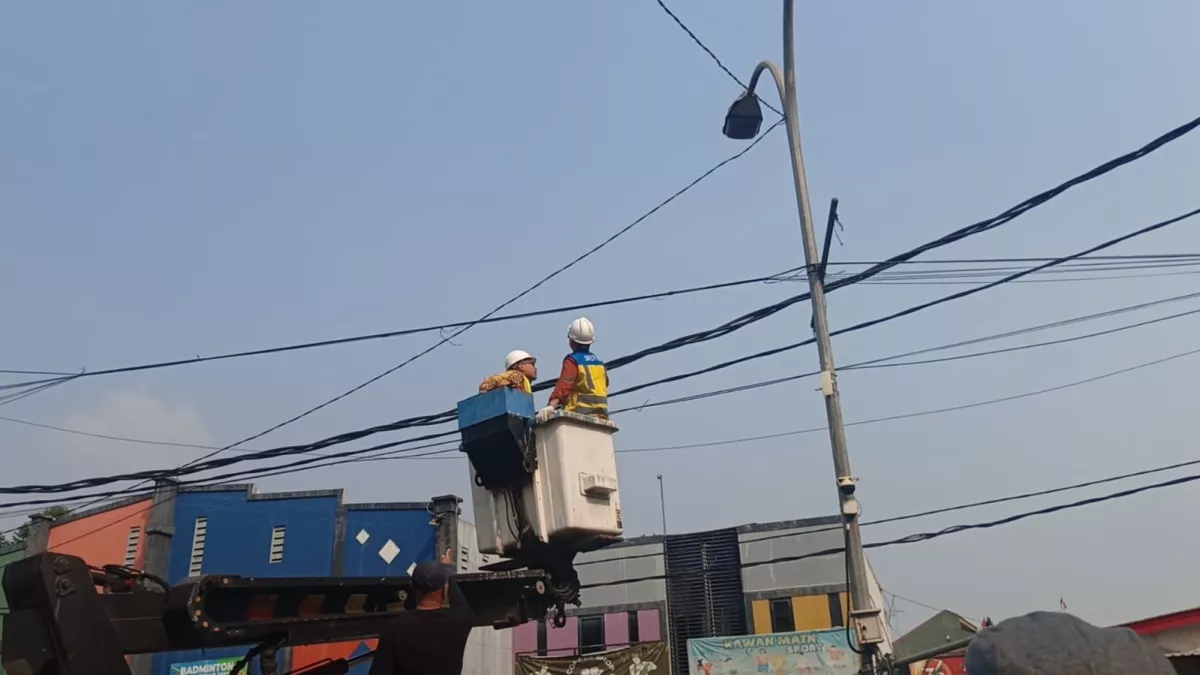 Pemkot Tangsel Bongkar Kabel Fiber Optik Ilegal, Provider Bandel Terancam Sanksi Berat