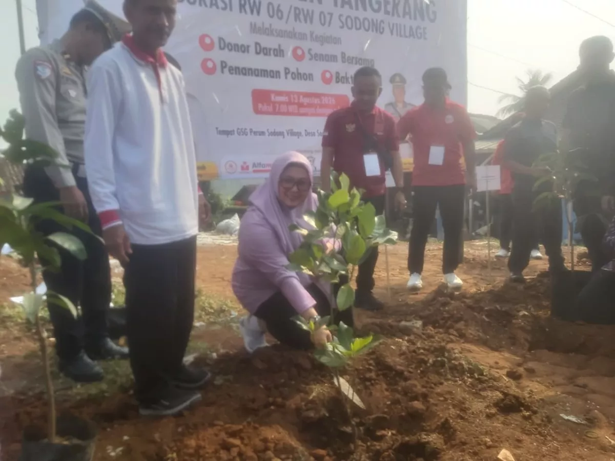 Semarak Kemerdekaan, JMSI dan Warga Sodong Village Tangerang Gelar Baksos hingga Tanam 200 Pohon