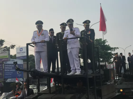 Benyamin Davnie Kembali Naik Tank Saat HUT RI ke-81 di Tangsel