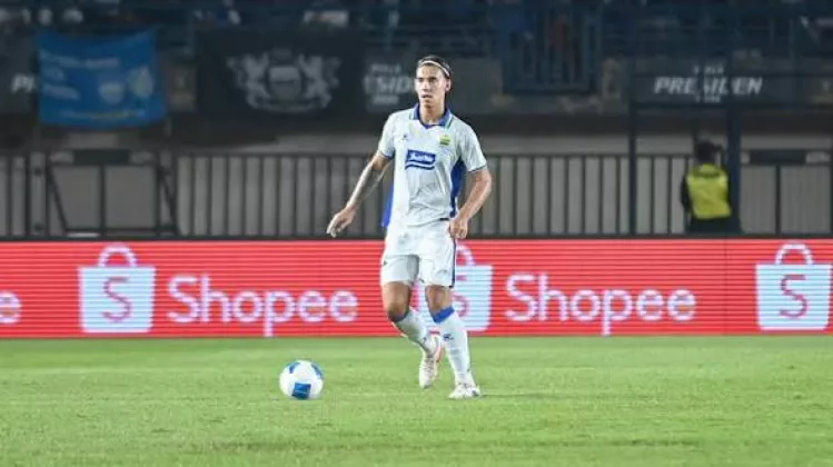 Persita Pinjam Bek Persib Dion Markx Selama Satu Musim