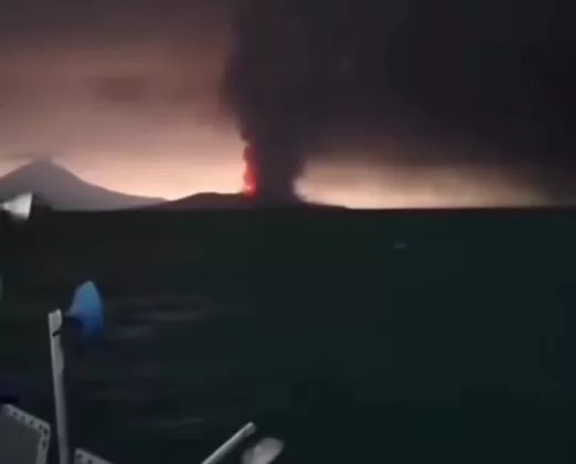 Erupsi Anak Krakatau: Abu Vulkanik Sampai Jakarta, Bogor, dan Bengkulu, Bandara Soetta Ditutup