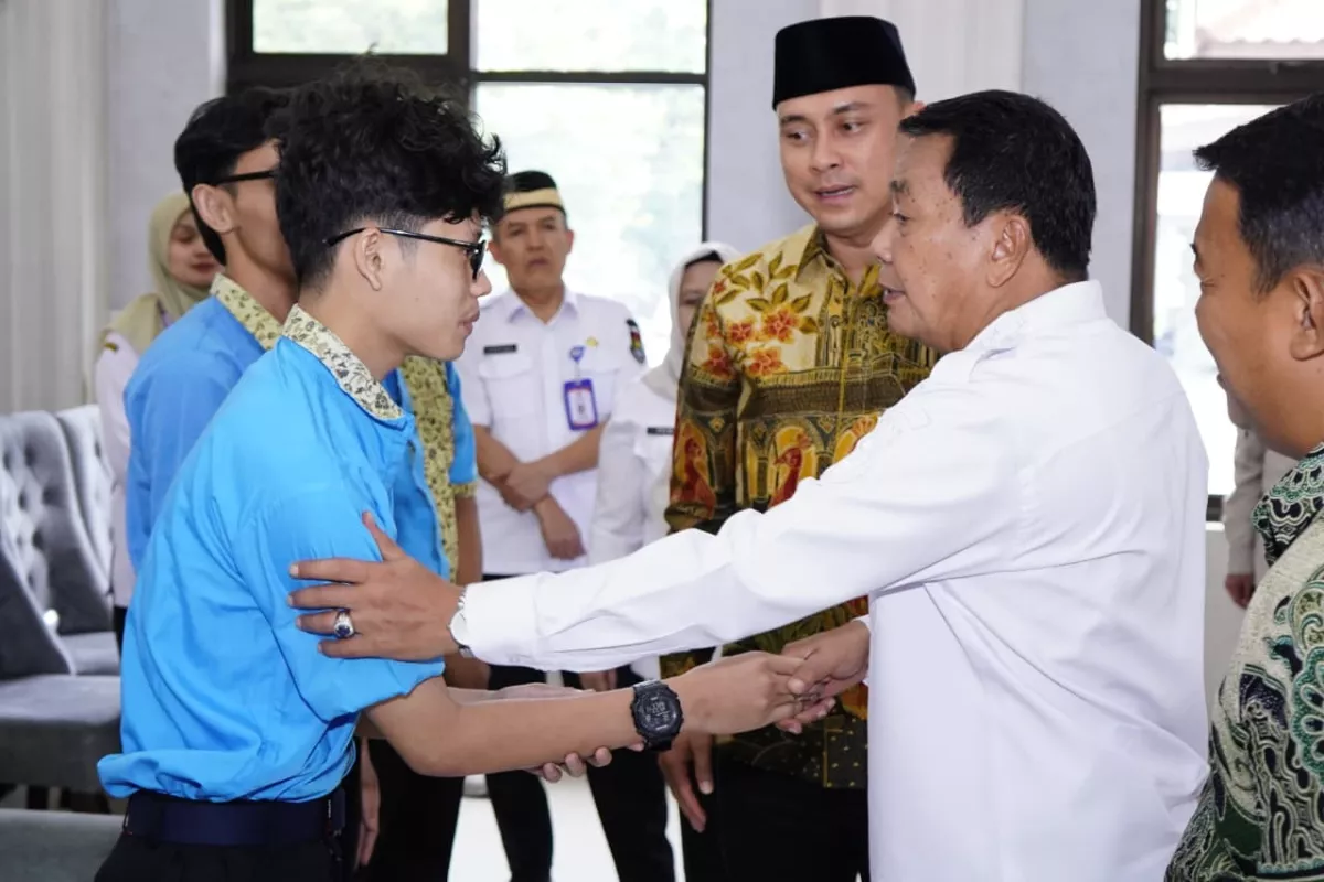 Bupati Tangerang Lepas 7 Lulusan SMK Berprestasi Kuliah ke Tiongkok