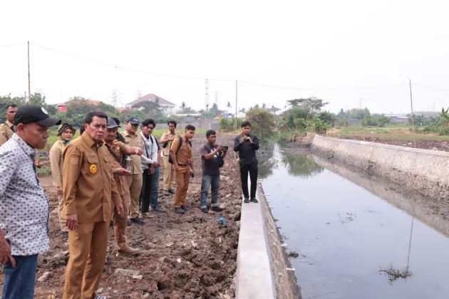 Bupati Tangerang Cek Titik Rawan Banjir di Pasar Kemis 