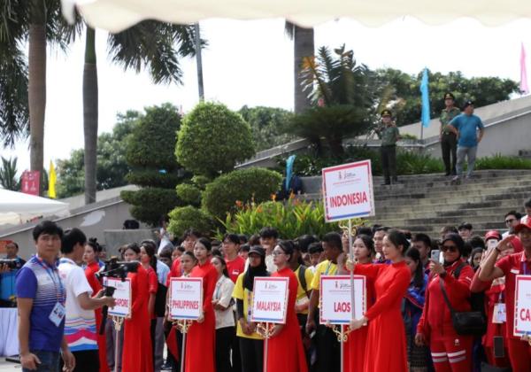 Kontingen Indonesia Kenakan Batik di Defile Opening Ceremony 13th ASEAN Schools Games 2024 Vietnam