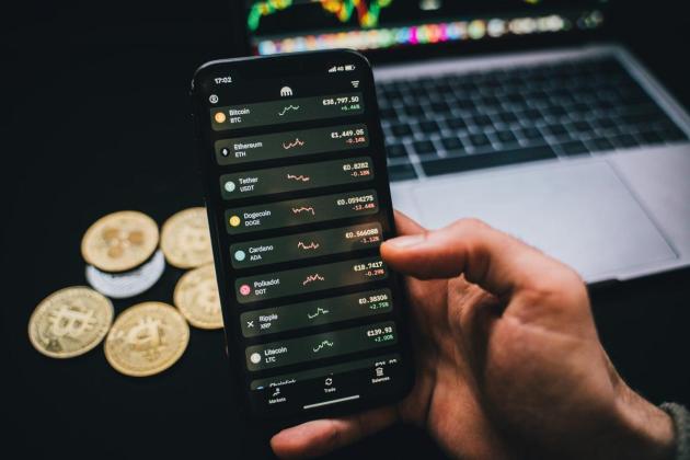 Tips Memilih Mata Uang Kripto untuk Investor Tradisional: Panduan Aman