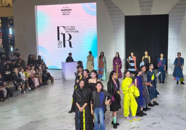Motorola Meriahkan Beautynesia Fashion Rhapsody 2025 dengan Memadukan Teknologi Smartphone dan Runway Style