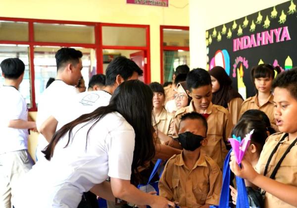 Rayakan HUT ke-25, Milenial PNM Berbagi Asa Bersama Siswa SLB Rawinala