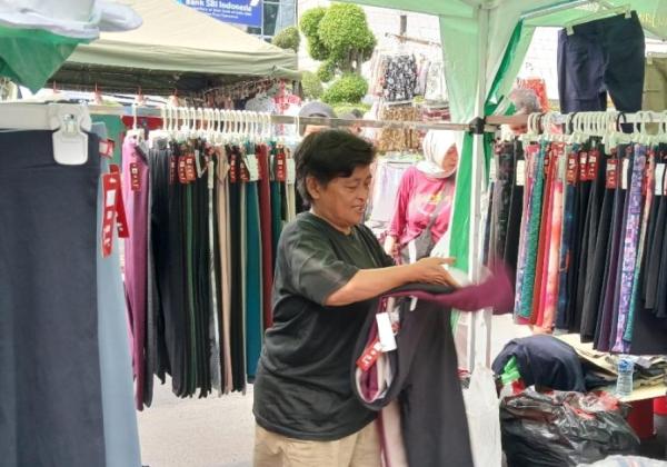 Pedagang Pakaian di CFD Ngeluh Omzet Anjlok Setelah Dipindah ke Jalan Pamekasan: Dari Rp8 Juta Jadi Rp500 Ribu
