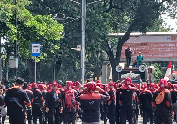 Masa Aksi Tolak Tapera Hari Ini di Patung Kuda, Polisi Terjunkan Ribuan Personel