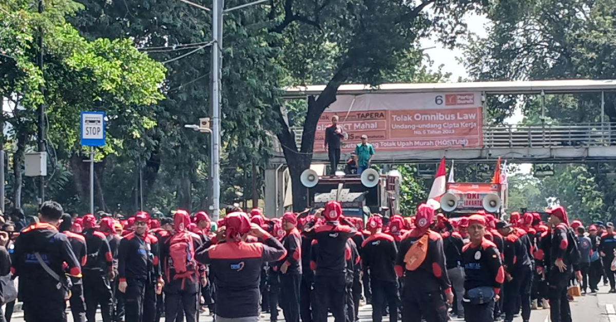 Masa Aksi Tolak Tapera Hari Ini di Patung Kuda, Polisi Terjunkan Ribuan Personel