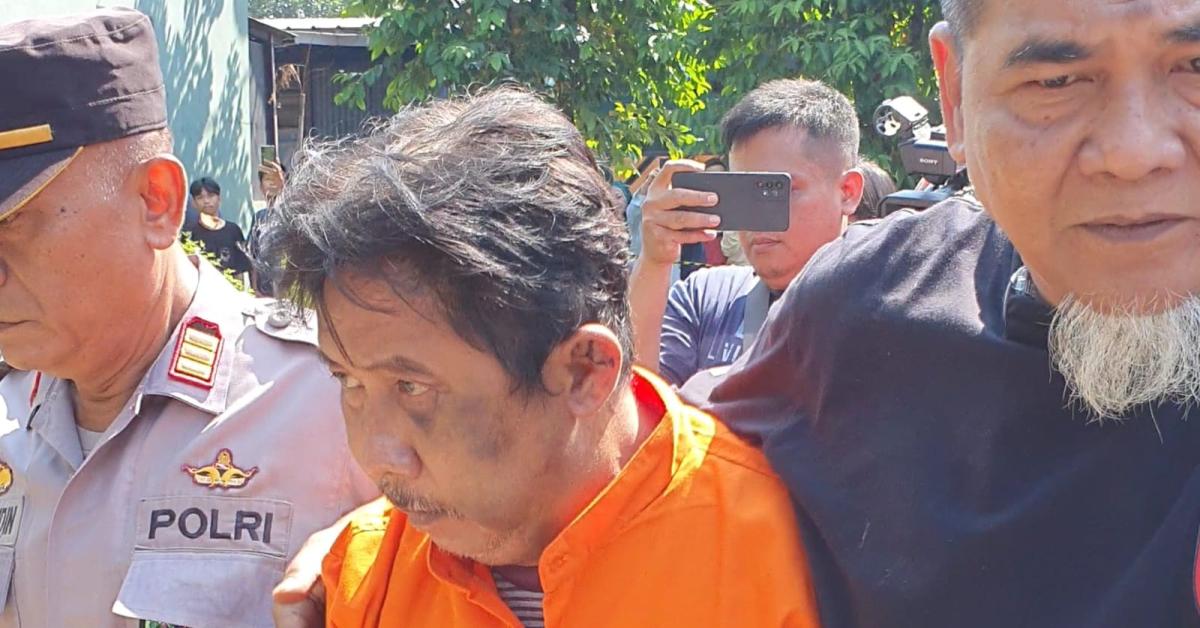 Polisi Gelar Pra Rekonstruksi Pembunuhan Bocah Terbungkus Karung di Bekasi, Warga Soraki Pelaku