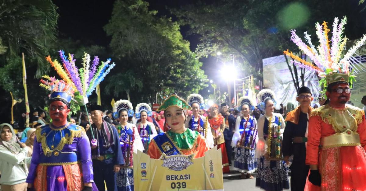 Pemkot Bekasi Turut Meramaikan Pawai Budaya Rakernas Apeksi 2024 di Balikpapan
