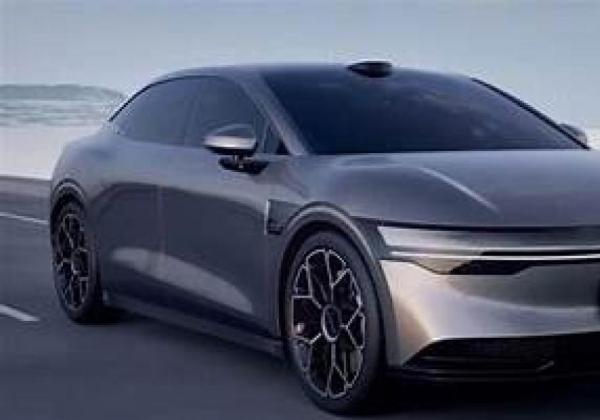 Intip Harga dan Spesifikasi Toyota Crown Signia 2025, Disebut-sebut Mirip dengan Lexus?