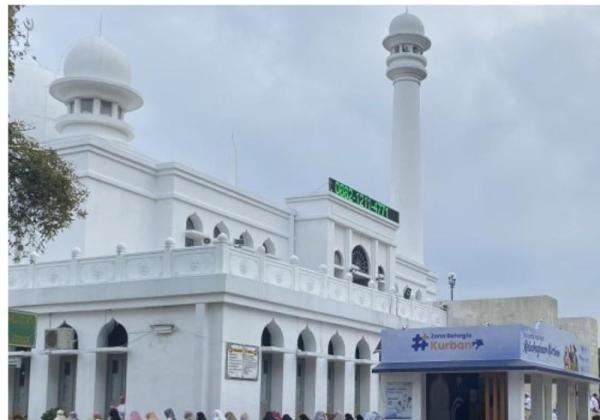 Lebaran Duluan, Warga Jaksel Gelar Salat Idul Adha di Masjid Al-Azhar