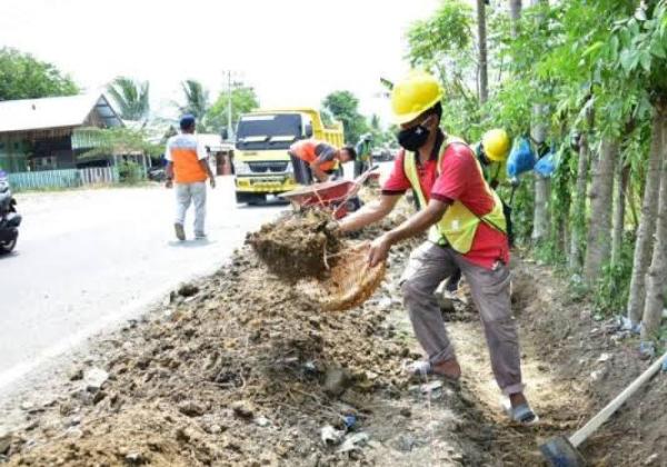 Pertengahan 2024, Serapan Tenaga Kerja Padat Karya Pemeliharaan Jalan dan Jembatan Kementerian PUPR Capai 51.964 Orang
