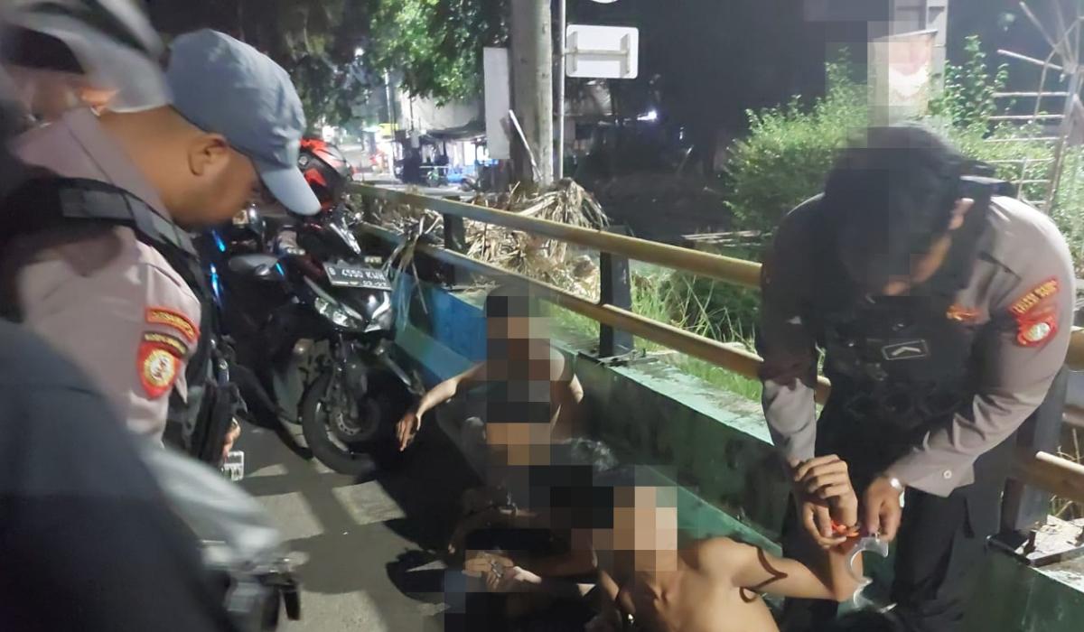 7 Remaja Ditangkap Presisi Polres Metro Bekasi Kota, Ditemukan Samurai dan Corbek