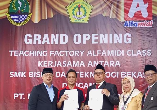 Bekerja Sama dengan PT Midi Utama Indonesia, SMK Bistek Grand Opening Teaching Factory Alfamidi Class