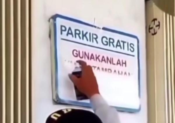 Dishub Jakarta Buka Suara Soal Oknum Petugas Hapus Tulisan Parkir Gratis di Indomaret, Begini Katanya