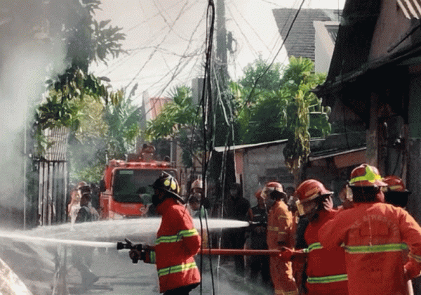 Identias 5 Korban Tewas Akibat Kebakaran Gudang Perabot di Bekasi