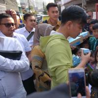 Blusukan Dengan Raffi Ahmad ke Tiga Titik di Jakarta Hari ini, Gibran: Sudah Izin Pak PJ untuk Belanja Masalah 043853