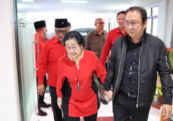 Pimpin Sumpah Perpanjangan Masa Bakti DPP PDIP, Megawati Singgung Soal UKT