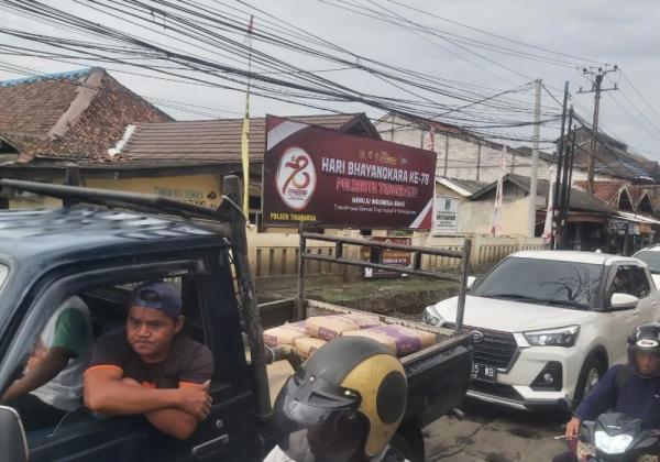 Semrawut! Perbaikan Jalan di Tigaraksa Tangerang Bikin Omset Pedagang Turun Drastis