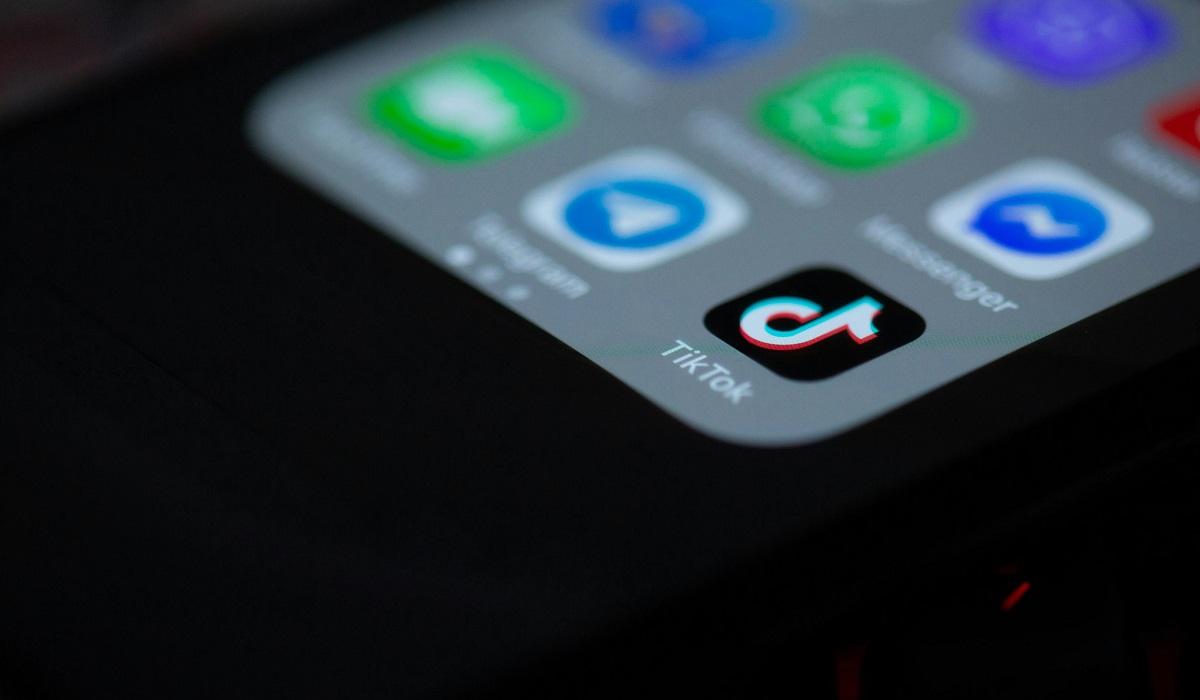 Viral di TikTok, Ini Lirik Lagu 'Sekecewa Itu' Versi Sekop Sekop
