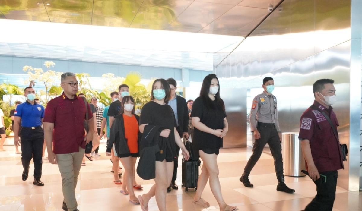 Ditjen Imigrasi Deportasi dan Cekal 13 WNA Asal Taiwan Pelaku Kejahatan Berat