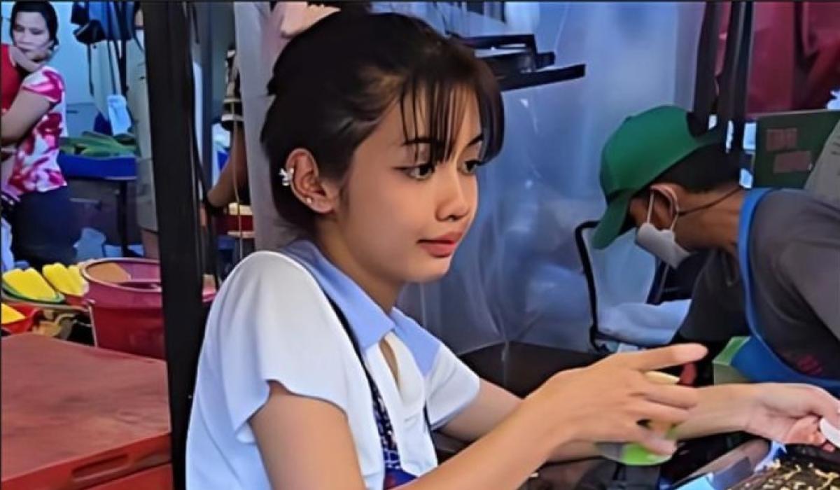 Viral Penjual Ayam Goreng Mirip Lisa BLACKPINK, Langsung Direkrut Jadi Model Kosmetik Terkenal!