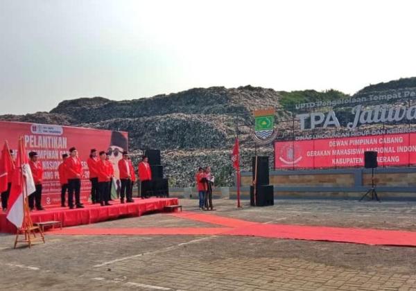 Kritisi Pemkab Tangerang, Pelantikan Pengurus GMNI Digelar Diantara Gunung Sampah TPA Jatiwaringin