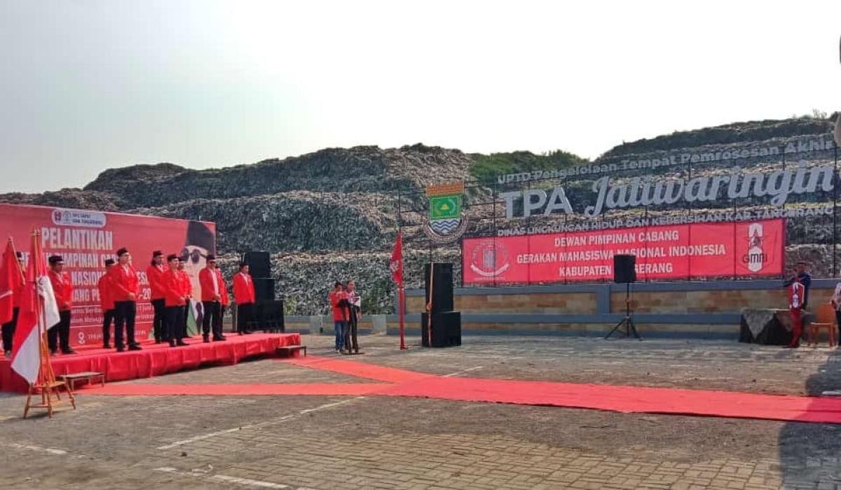 Kritisi Pemkab Tangerang, Pelantikan Pengurus GMNI Digelar Diantara Gunung Sampah TPA Jatiwaringin