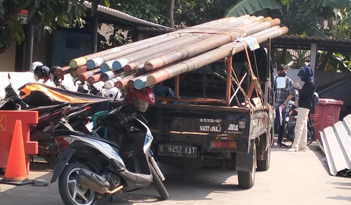 5 Pencuri Tiang Fiber Optik di Kabupaten Bekasi Ditangkap, Puluhan Barang Bukti Berhasil Diamankan 