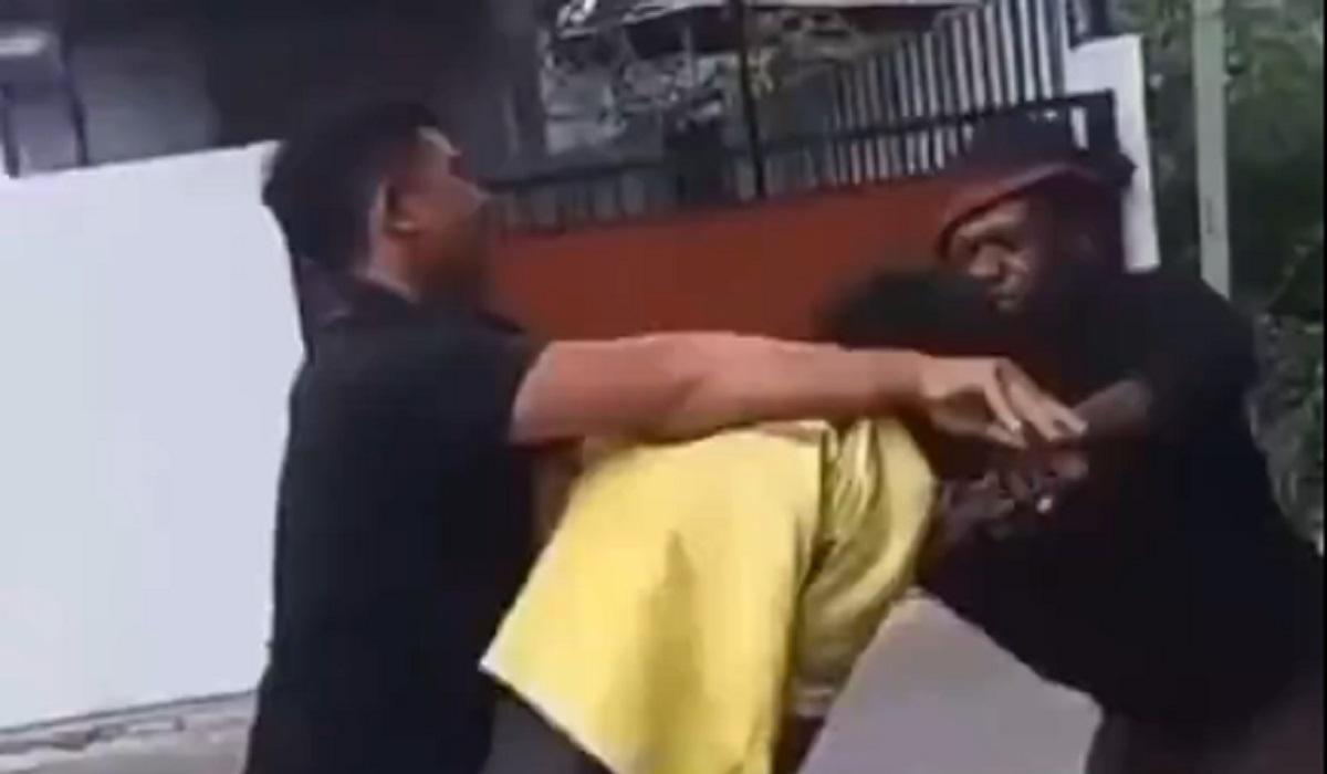 Viral! Perempuan di Bali Menjadi 'Wasit' Perkelahian Ojol vs Penumpang, Aksinya Tuai Pujian Netizen