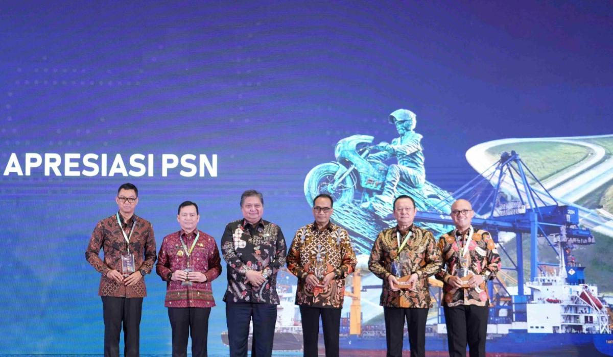 JIIPE KEK Gresik Meraih Penghargaan KEK Industri Terbaik dari Pemerintah Republik Indonesia